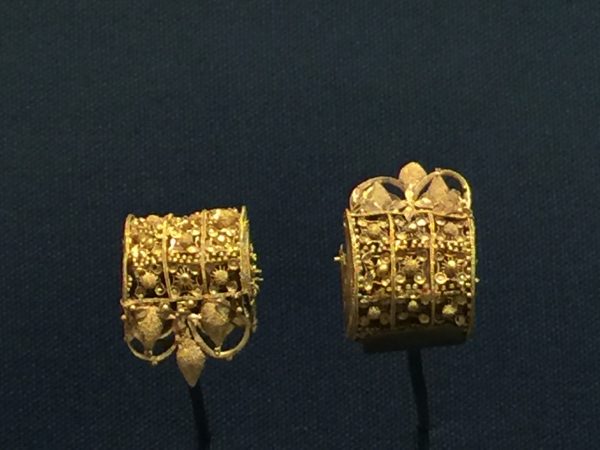 Etruscan earrings with beading and granulation with gemologist Elizabeth Van Tassel